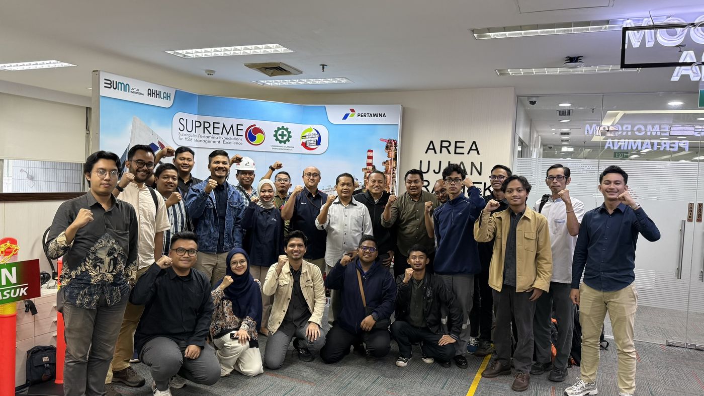 Group at Pertamina HSSE Demo Room with SUPREME backdrop
