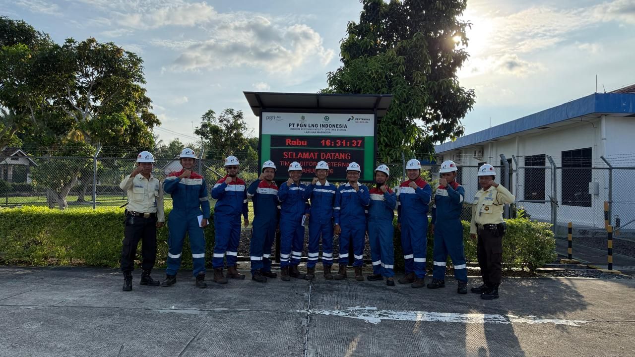 Team welcoming external auditors at PT PGN LNG Indonesia onshore receiving facility